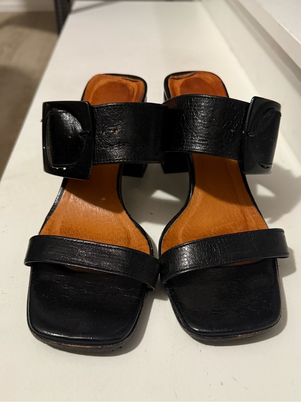 L'INTERVALLE Black Leather Square-Toe Buckle Slide Heels